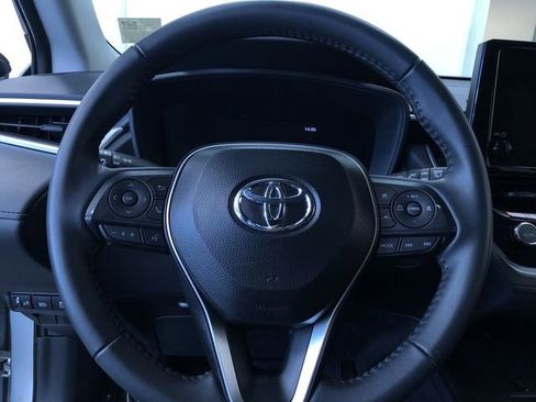 Used 2026 Toyota Corolla Cross LE FWD image 25