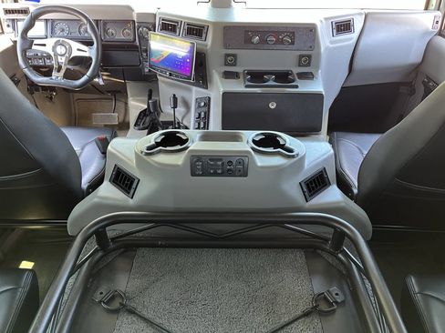 Used 2001 HUMMER H1 4-Door Wagon AWD/4WD image 9