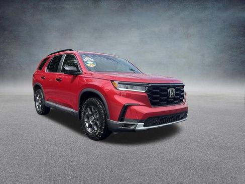 Used 2023 Honda Pilot TrailSport image 7
