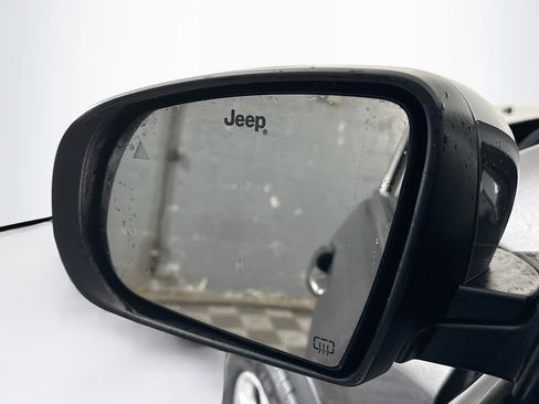 Used 2018 Jeep Compass Latitude w/ Popular Equipment Group image 16