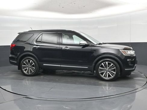 Used 2018 Ford Explorer Platinum AWD/4WD image 34