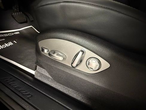 New 2025 Porsche Macan image 29