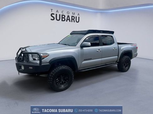Used 2020 Toyota Tacoma TRD Off-Road w/ Technology Package AWD/4WD image 1