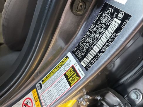 Used 2018 Toyota Camry LE image 21