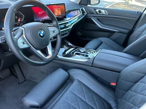 Used 2025 BMW X7 xDrive40i w/ Parking Assistance Package image 11