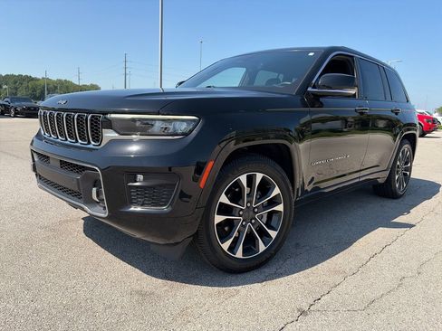 Used 2022 Jeep Grand Cherokee Overland AWD/4WD image 3