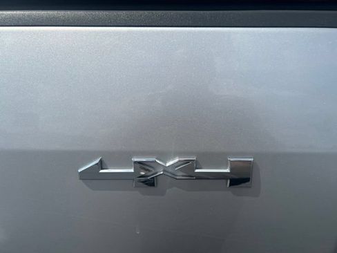 Used 2015 GMC Canyon SLE AWD/4WD image 10