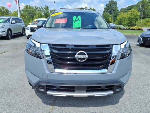 Certified 2025 Nissan Pathfinder Platinum w/ Cargo Package AWD/4WD image 14