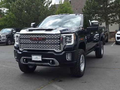 Used 2023 GMC Sierra 3500 Denali AWD/4WD image 4