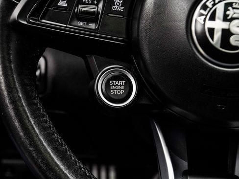 Used 2022 Alfa Romeo Giulia Ti image 27