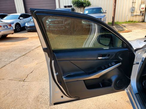 Used 2016 Lexus IS 200t RWD image 10