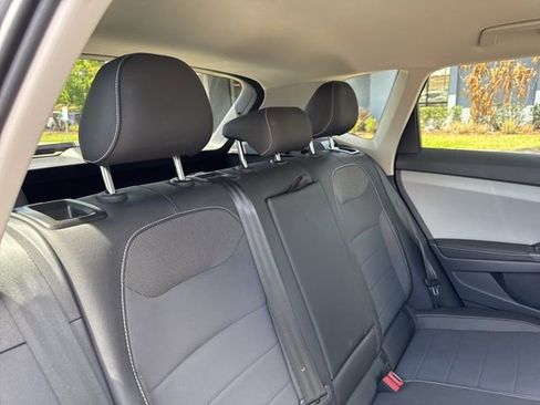 Used 2024 Volkswagen Taos SE image 15