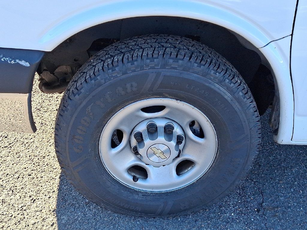 Used 2023 Chevrolet Express 3500 RWD image 29