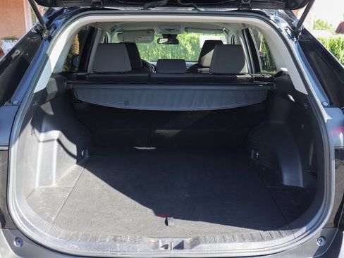 Used 2022 Toyota RAV4 XLE image 8