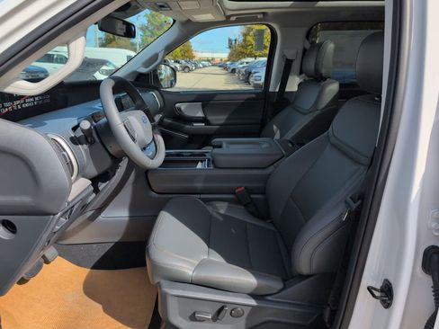 New 2025 Ford Expedition Max Active image 6