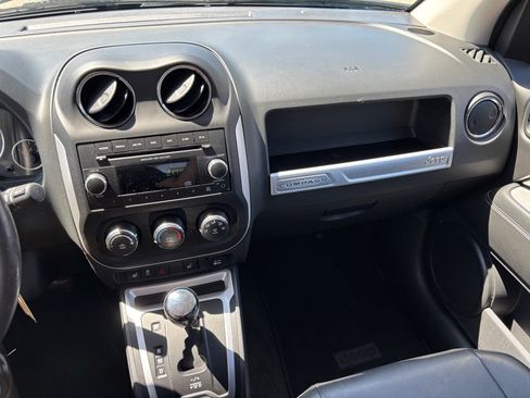 Used 2014 Jeep Compass Latitude AWD/4WD image 14