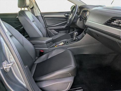Used 2019 Volkswagen Jetta SE w/ Cold Weather Package image 21