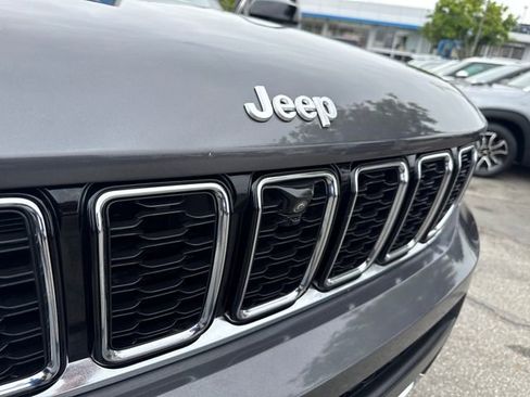 Used 2024 Jeep Grand Cherokee L Limited w/ Luxury Tech Group II AWD/4WD image 37
