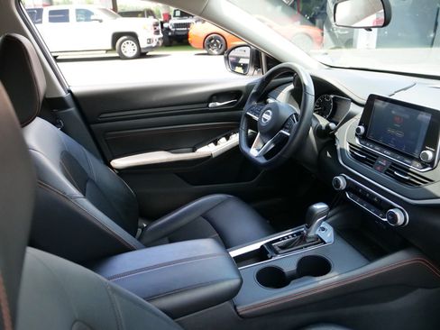 Used 2020 Nissan Altima 2.5 SR FWD image 31