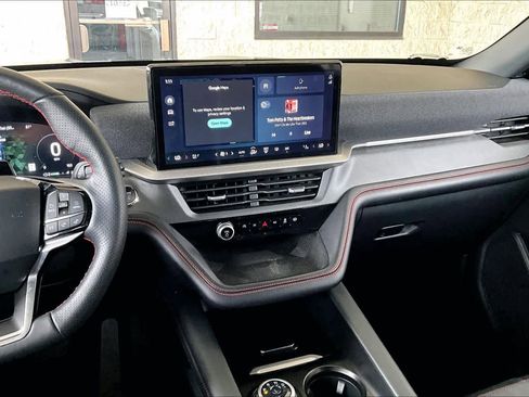 Used 2025 Ford Explorer ST-Line w/ ST-Line Street Pack image 6