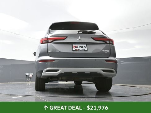 Used 2024 Mitsubishi Outlander SE image 58