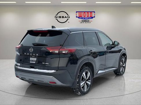 Used 2023 Nissan Rogue SL w/ SL Premium Package image 3