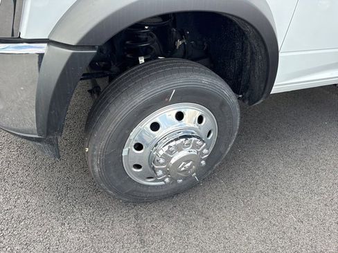 New 2024 RAM 5500 Tradesman w/ Chrome Appearance Group image 7