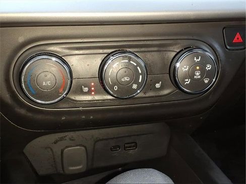 Used 2024 Chevrolet Trax RS image 10