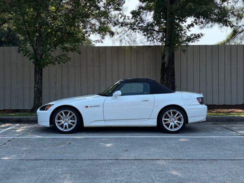 Used 2005 Honda S2000 image 7
