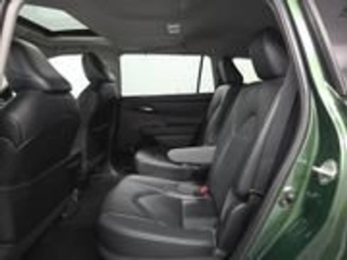 Used 2023 Toyota Highlander FWD image 13