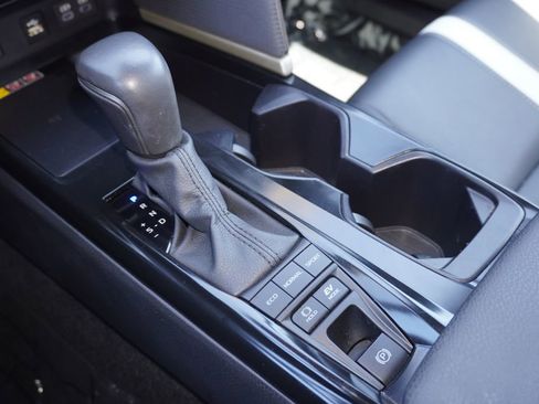 Certified 2025 Toyota Camry SE FWD image 17