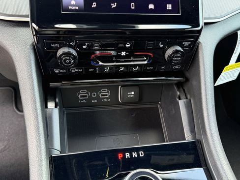 New 2025 Jeep Grand Cherokee Altitude image 29