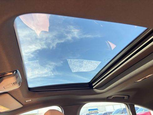 Used 2025 BMW i4 eDrive40 w/ Premium Package image 6