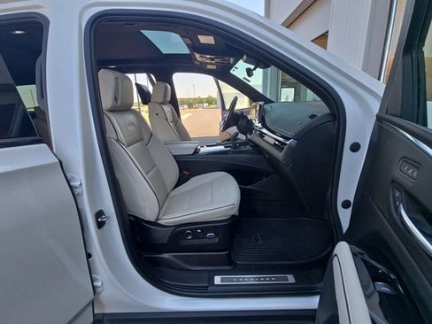 Used 2021 Cadillac Escalade Sport w/ Driver Assist Tech Package AWD/4WD image 23