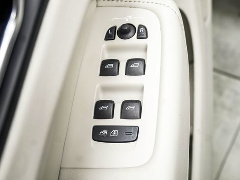 Used 2023 Volvo XC60 B5 Plus w/ Protection Package Premier FWD image 32