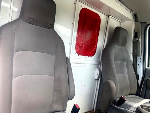 Used 2010 Ford E-350 and Econoline 350 Super Duty image 8