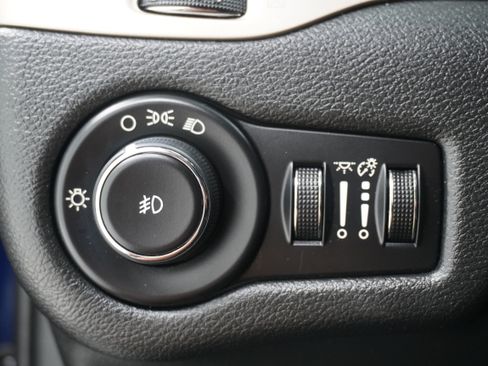 Used 2014 Jeep Cherokee Latitude FWD image 18