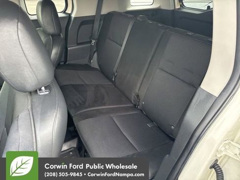 Used 2012 Toyota FJ Cruiser 4WD image 28