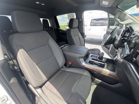 Used 2026 Chevrolet Silverado 1500 LT Trail Boss w/ Convenience Package II AWD/4WD image 17