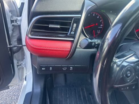 Used 2021 Toyota Camry XSE FWD image 13