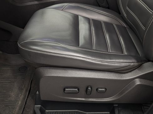 Used 2019 Ford Escape SEL image 11