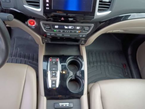 Used 2020 Honda Ridgeline RTL-E image 3