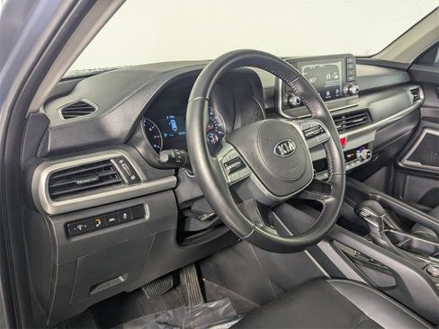 Used 2020 Kia Telluride LX image 11