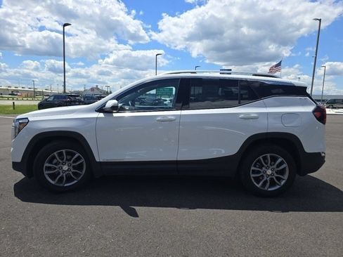 Used 2024 GMC Terrain SLT FWD image 14