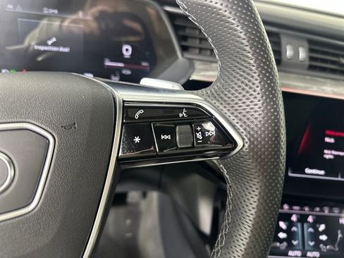 Used 2022 Audi e-tron S Prestige w/ Prestige Package image 16
