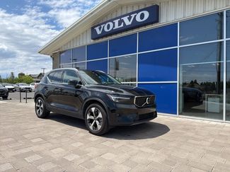 Used 2025 Volvo XC40 B5 Plus AWD/4WD video 1