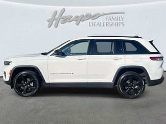 Used 2023 Jeep Grand Cherokee Altitude video 2