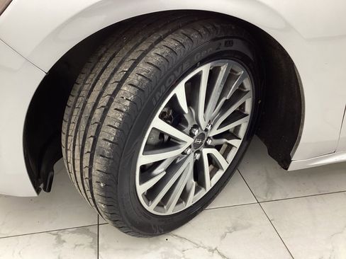 Used 2017 Lincoln Continental Select image 43