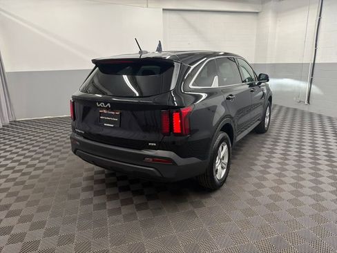 Certified 2023 Kia Sorento LX AWD/4WD image 5