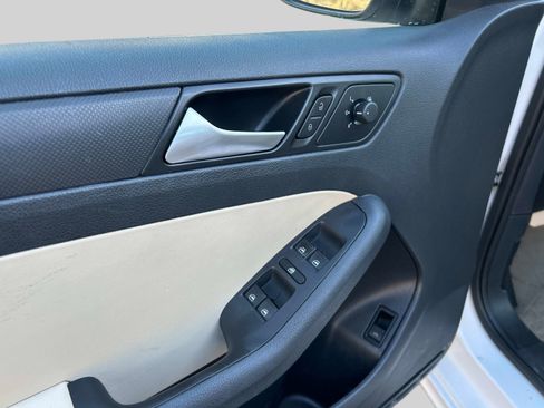 Used 2014 Volkswagen Jetta SE image 18
